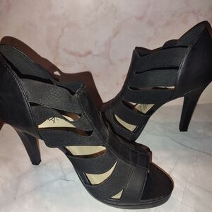 Chic Black Strappy Heels for Women